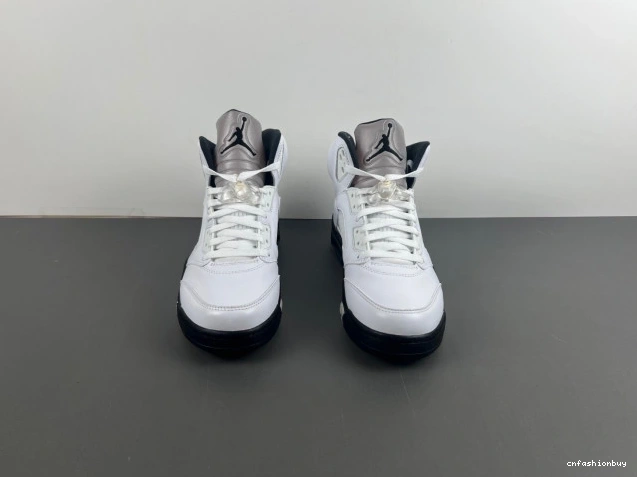 JORDAN DD0587-110 5 BLACK' 'WHITE AIR RETRO 1121